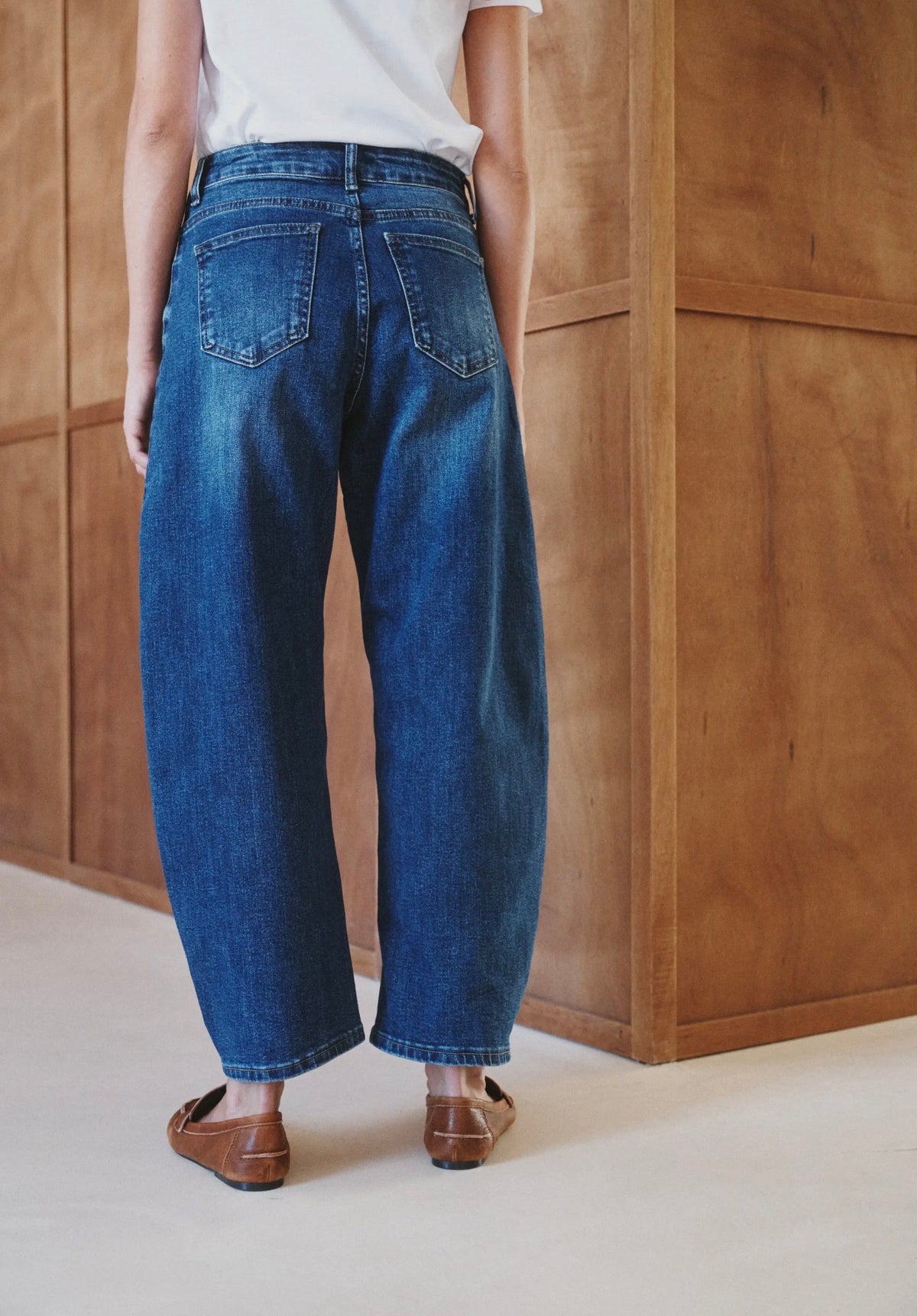 Anna - Denim Cropped Barrel Jeans