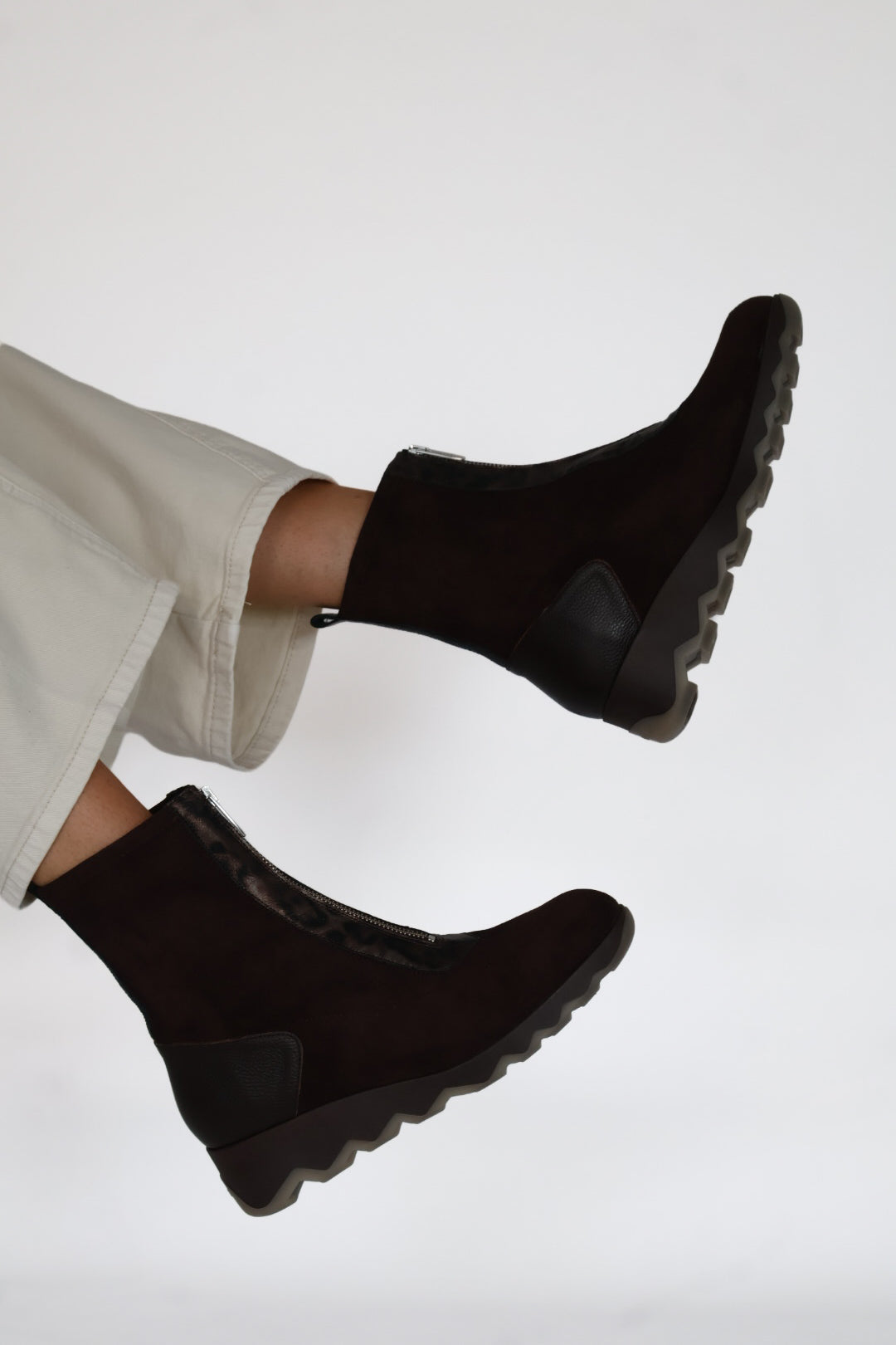 Wonders - C-7632 Brown Suede Zip Ankle Boot