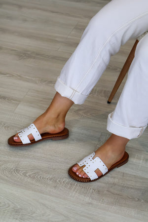 Oh My Sandals - 5840 White Stud Slide