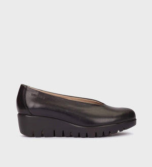 Wonders - C-33100 Black Wedge Pump