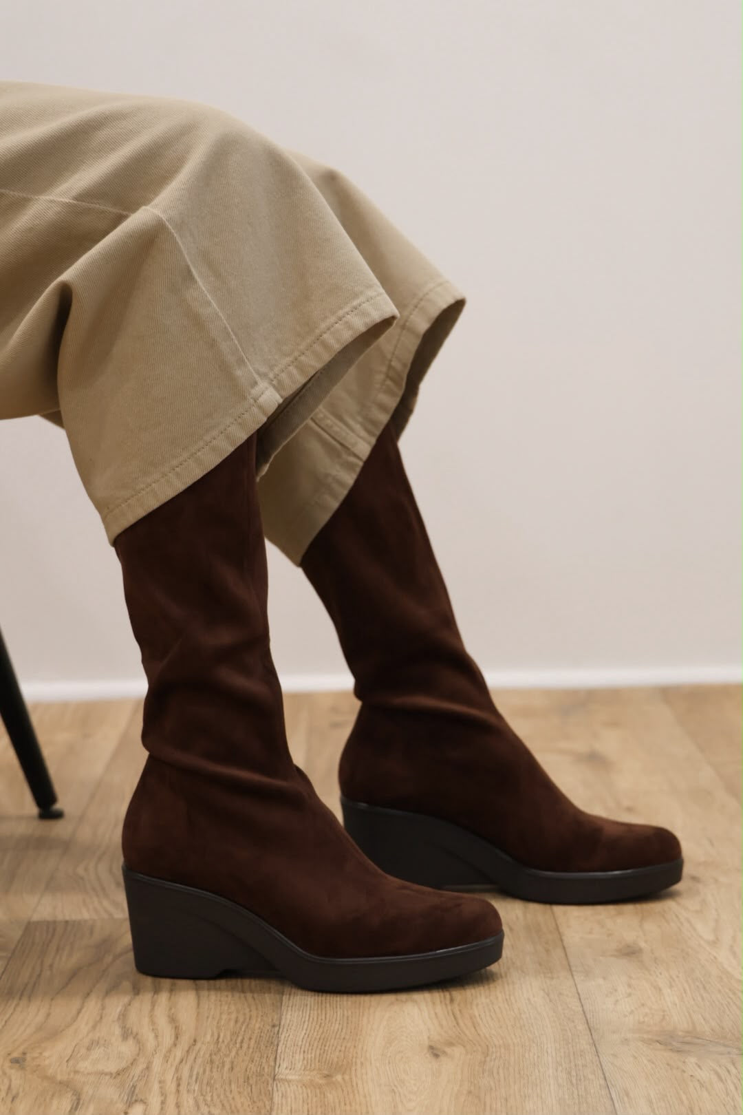 Miss Elastic - 75501 Medium Brown Wedge Boot