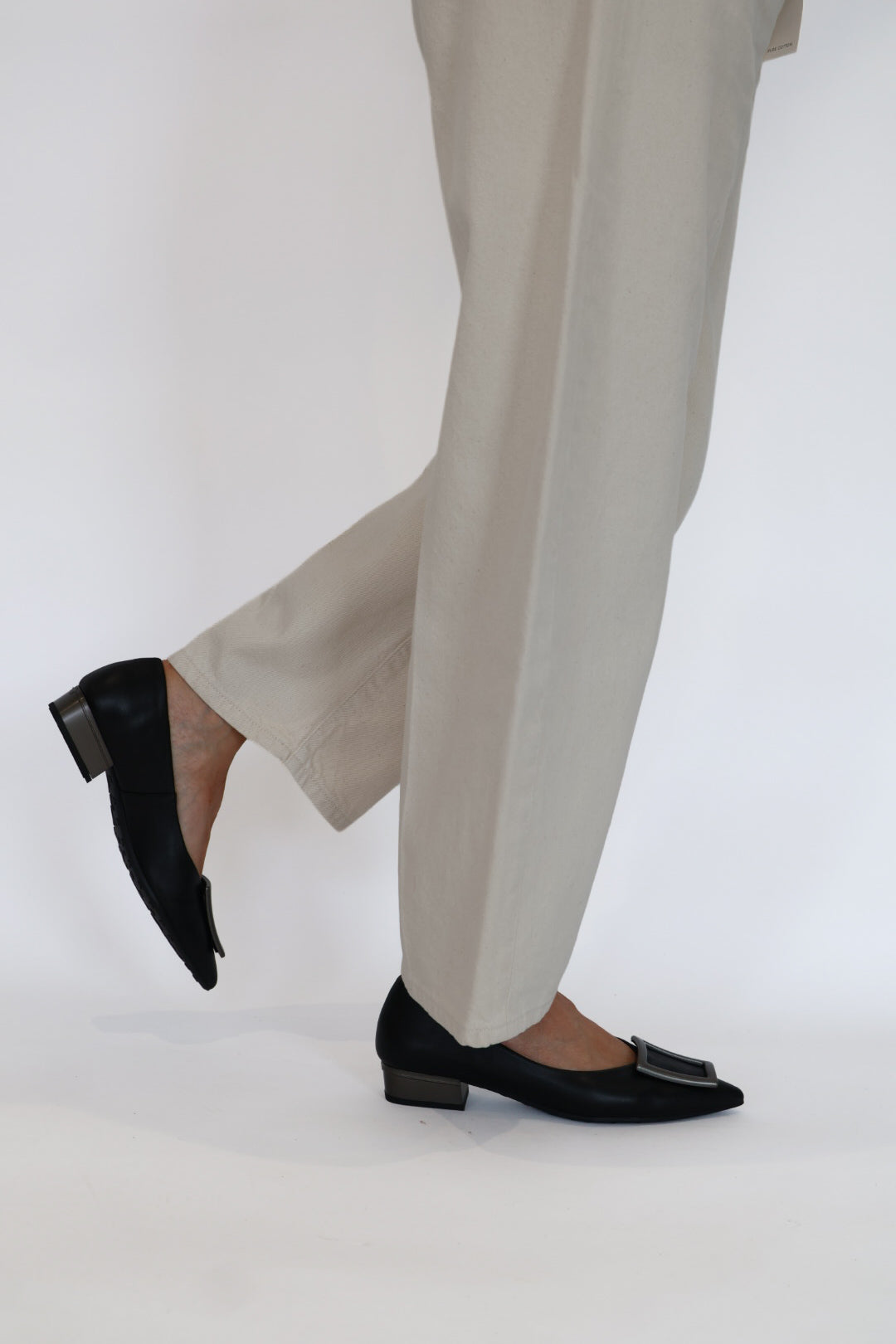 Hispanitas - H1265175 Black Pump