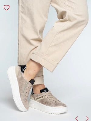 Ara - 46709 Monaco Beige Shimmer Platform Trainer