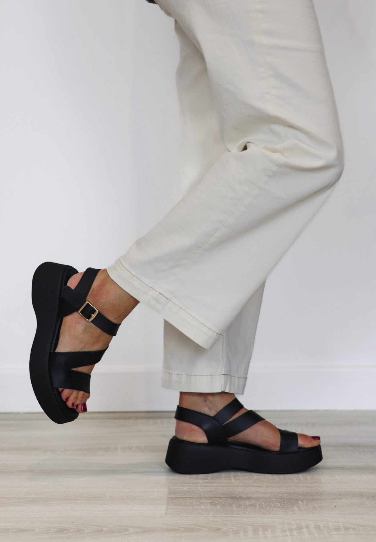Oh My Sandals - 5969 Black Wedge Sandal