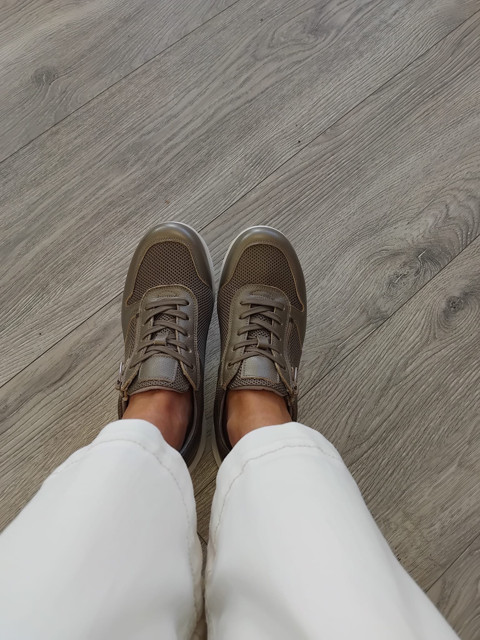 G Comfort - S-2730T Bronze Zip Trainer