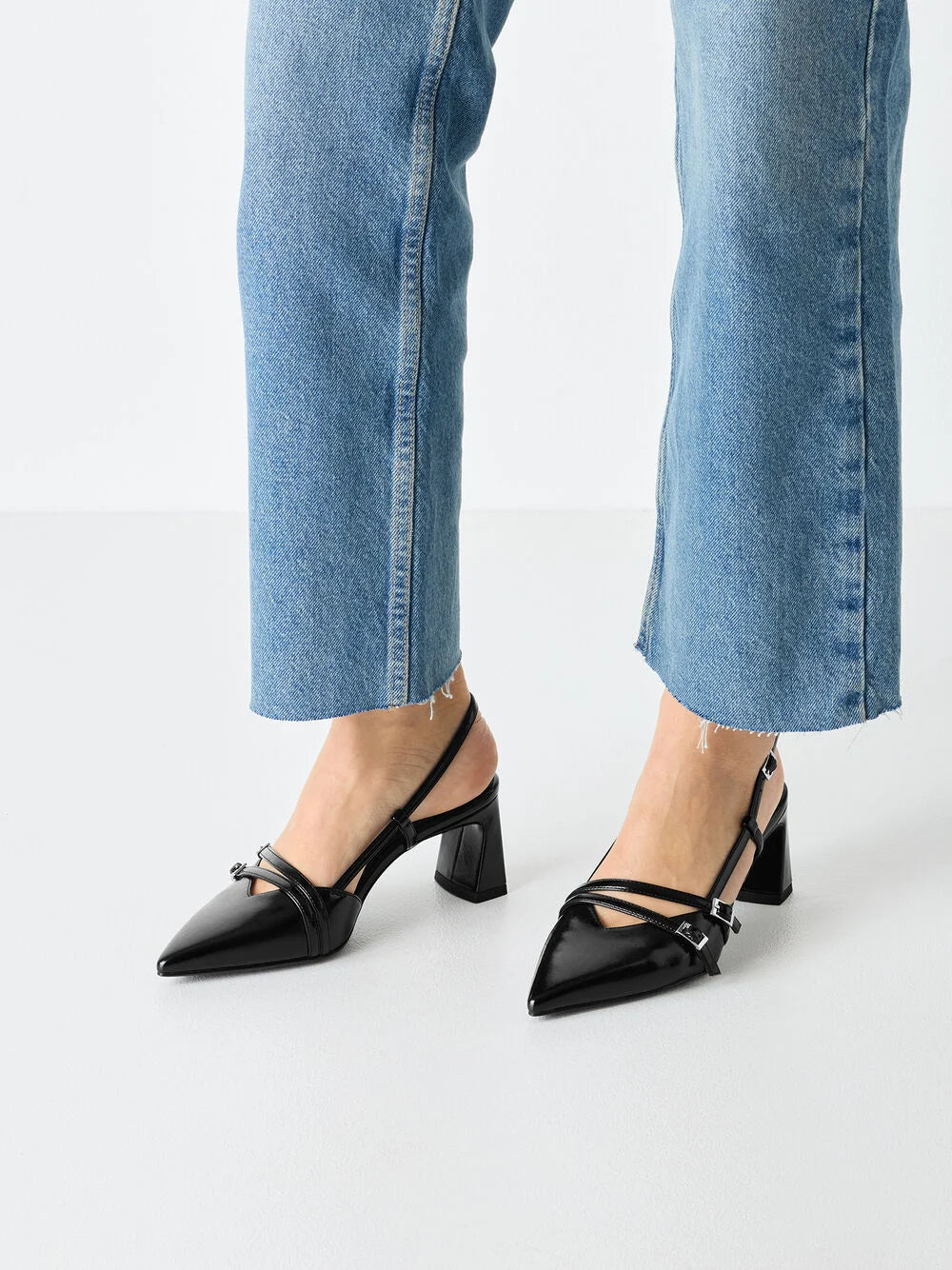 Tamaris - 29660 Black Leather Slingback
