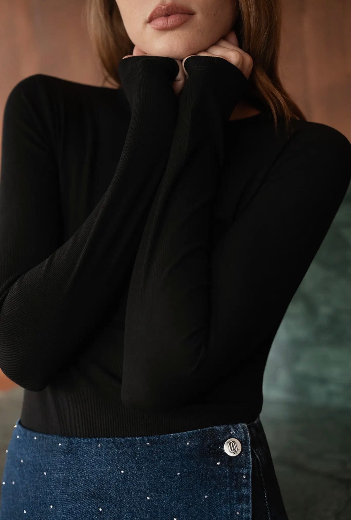 Anna - Black Long Sleeve T-Shirt