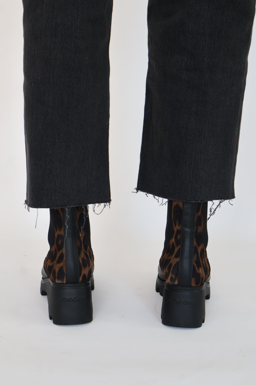Wonders - G-7032 Black/Leopard Wedge Boot