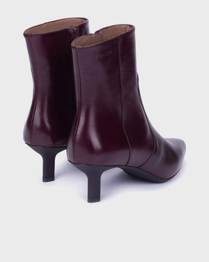 Wonders - G-7111 Burgundy Kitten Heel Ankle Boot