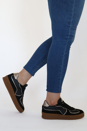 Meline - 14 SBT Black/Gold Flatform Trainer