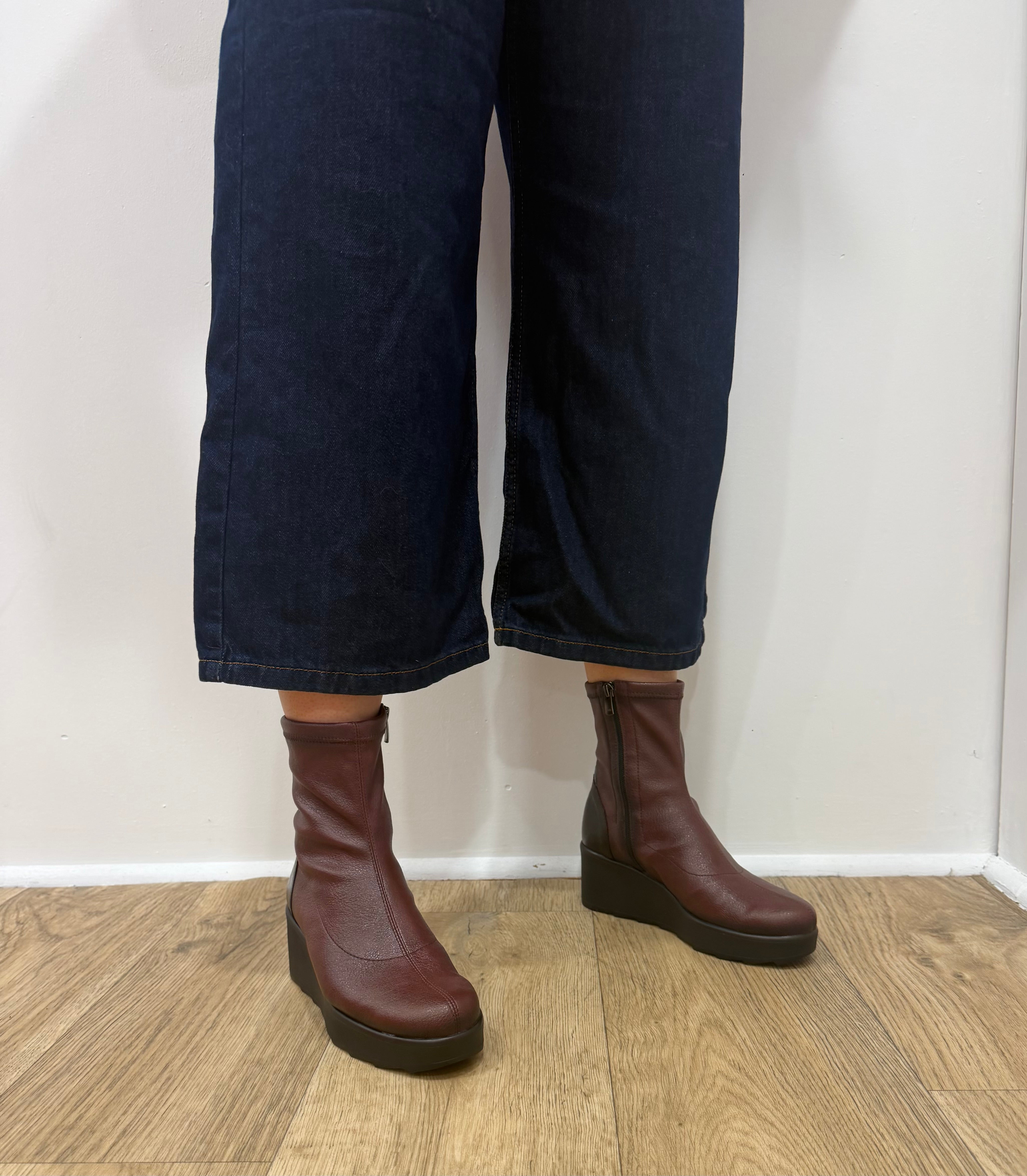 Jose Saenz - 6427 Burgundy Sock Wedge Boot