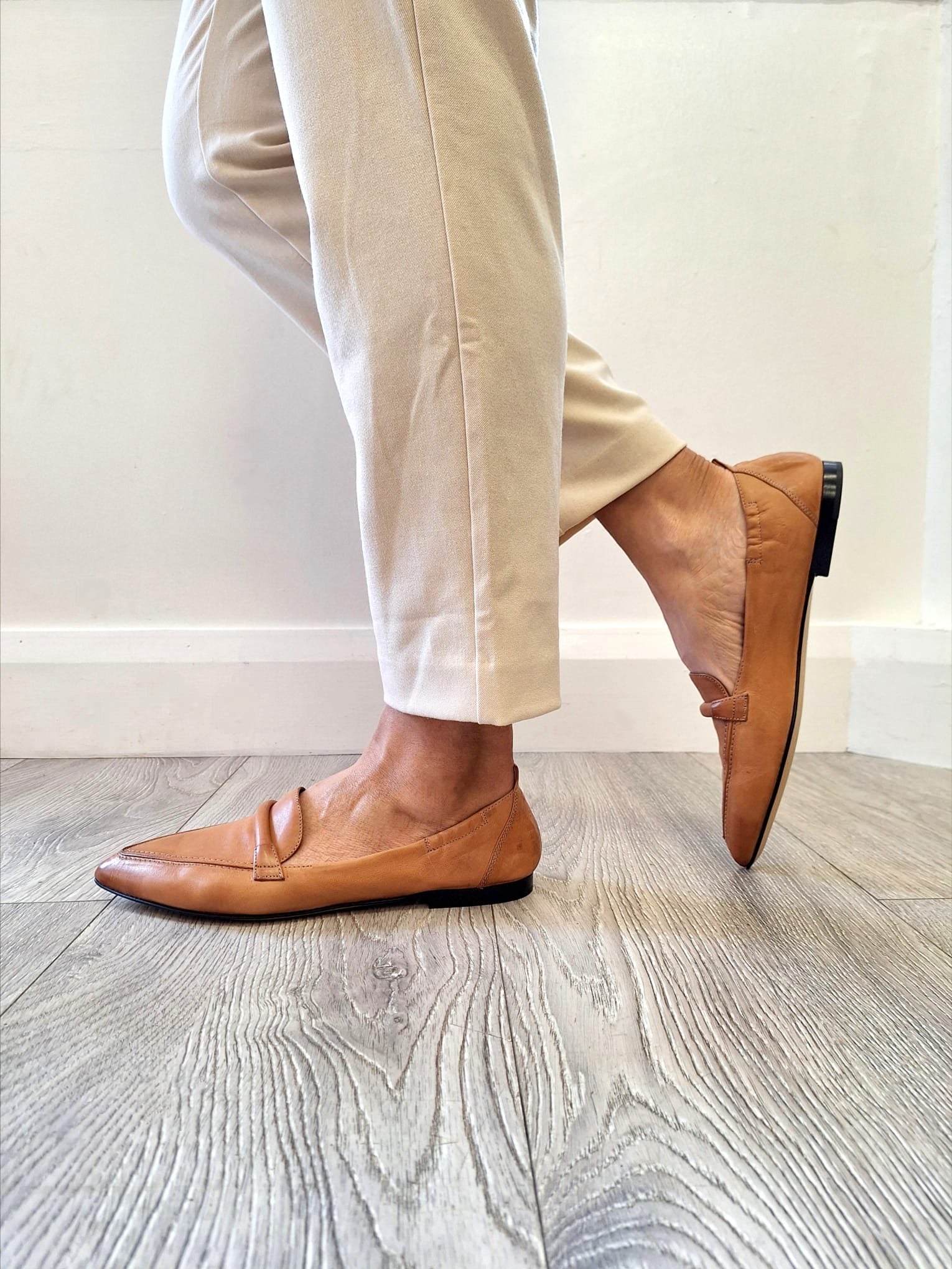 Pomme Dor - 1218 Tan Loafer