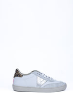 Victoria - 126209 White & Silver Trainer