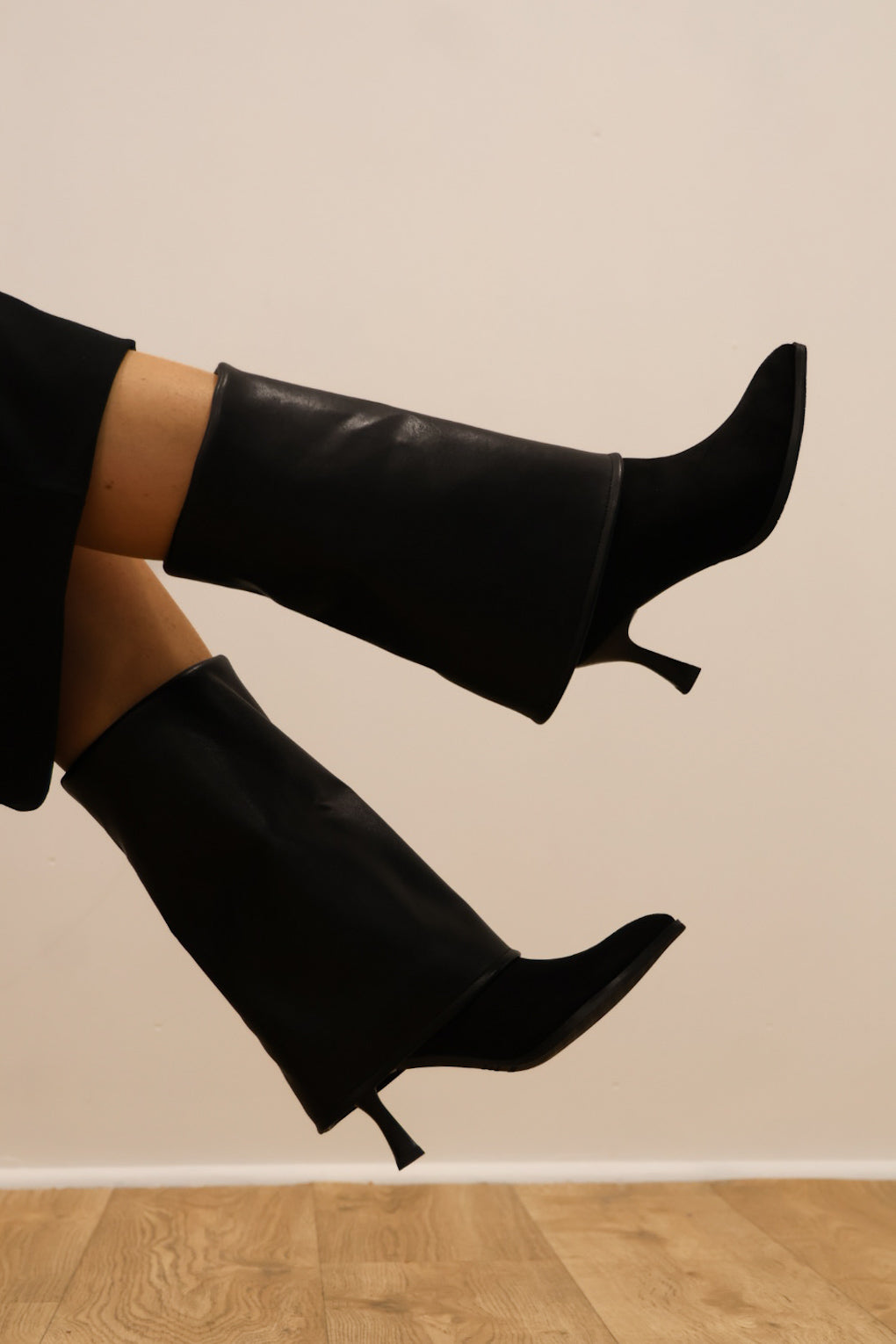 Miss Elastic - 77068 Black Med Calf Pointy Toe