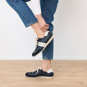 Paul Green - 5490 Navy Trainer