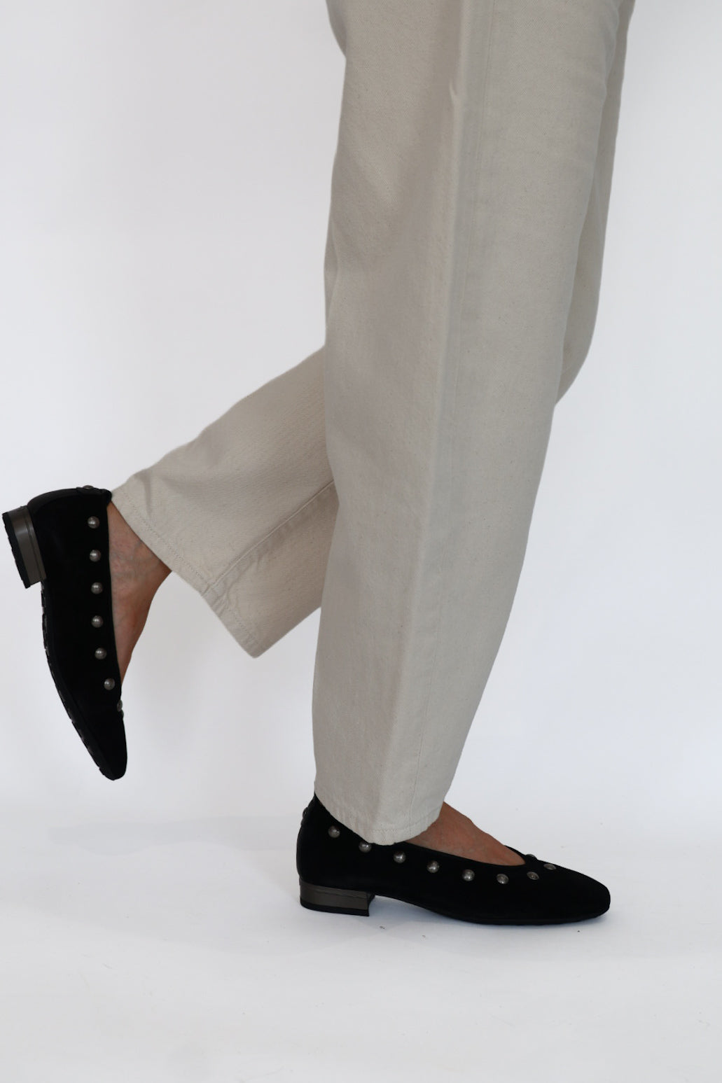 Hispanitas - H1265058 Black Stud Pump