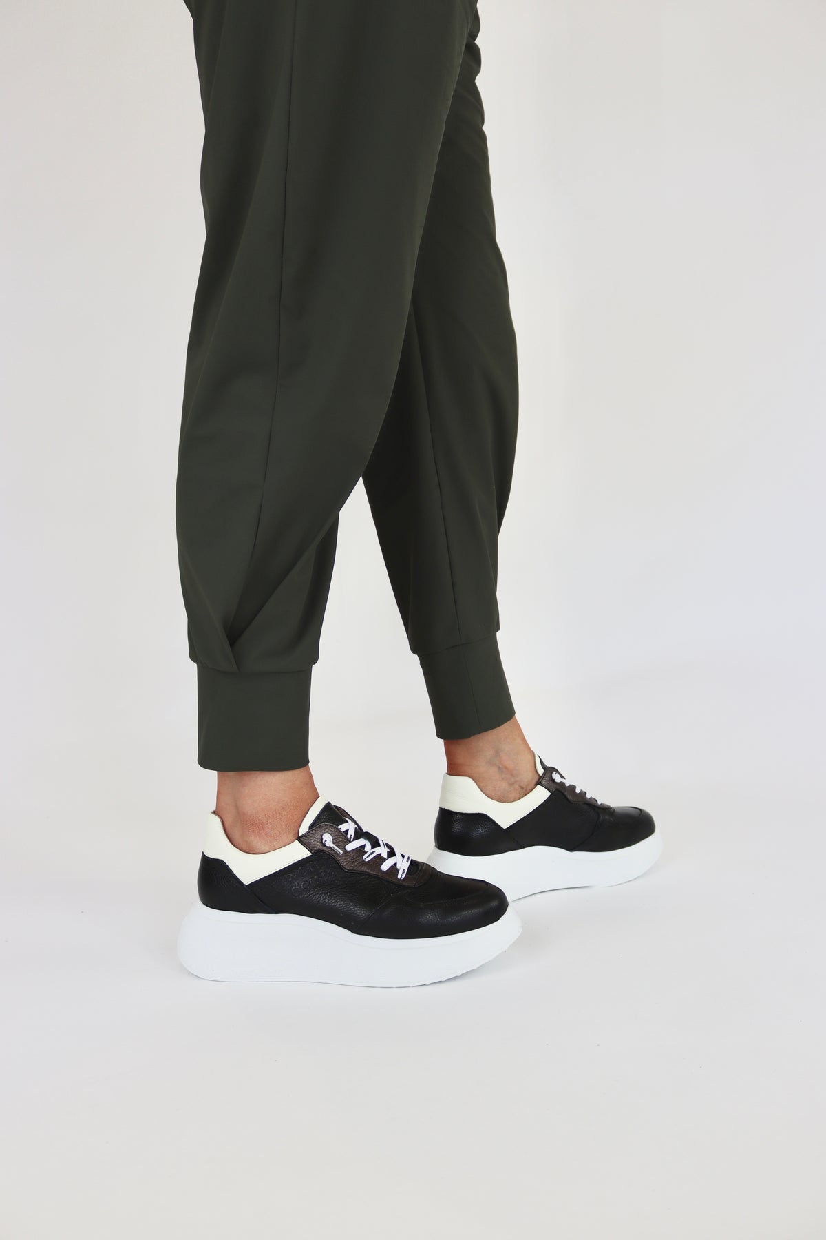 Wonders - A-3630 Black Wedge Elastic Trainer