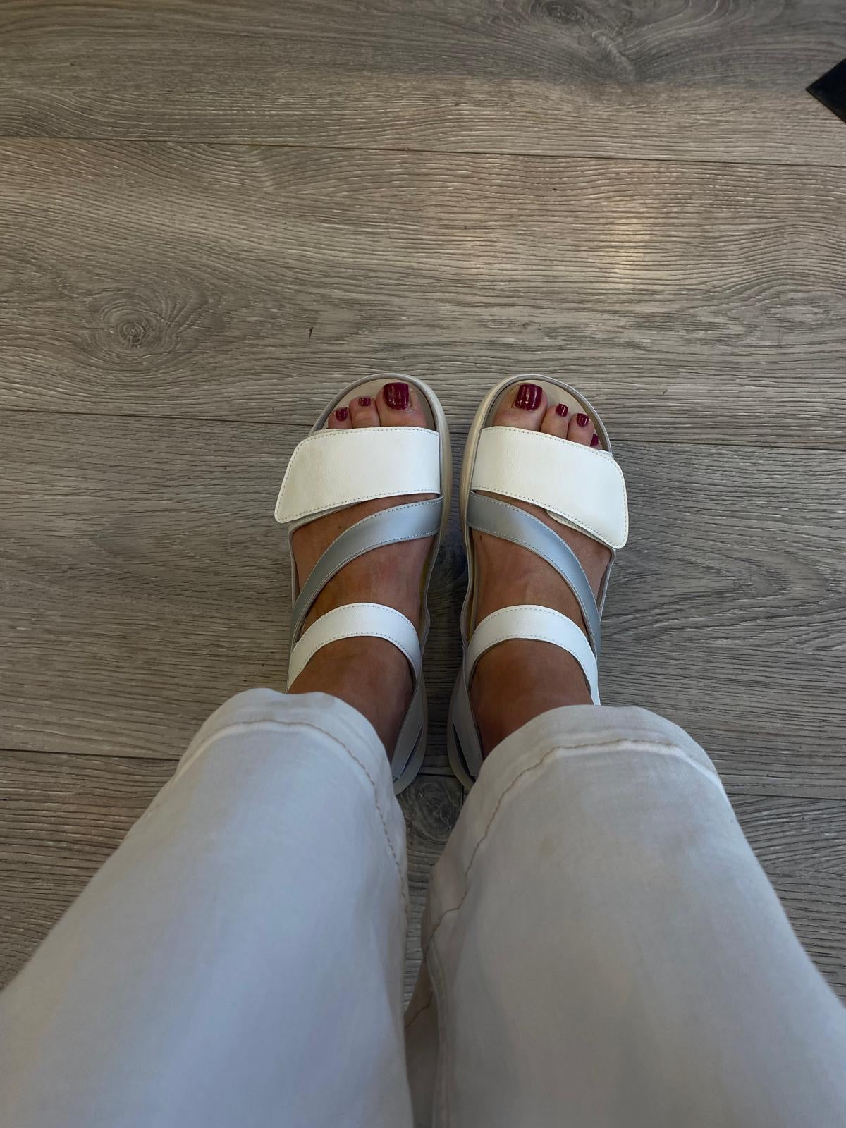 G Comfort - S-8624 White/Silver Sandal