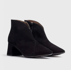 Wonders - I-9013 Black Suede V Boot