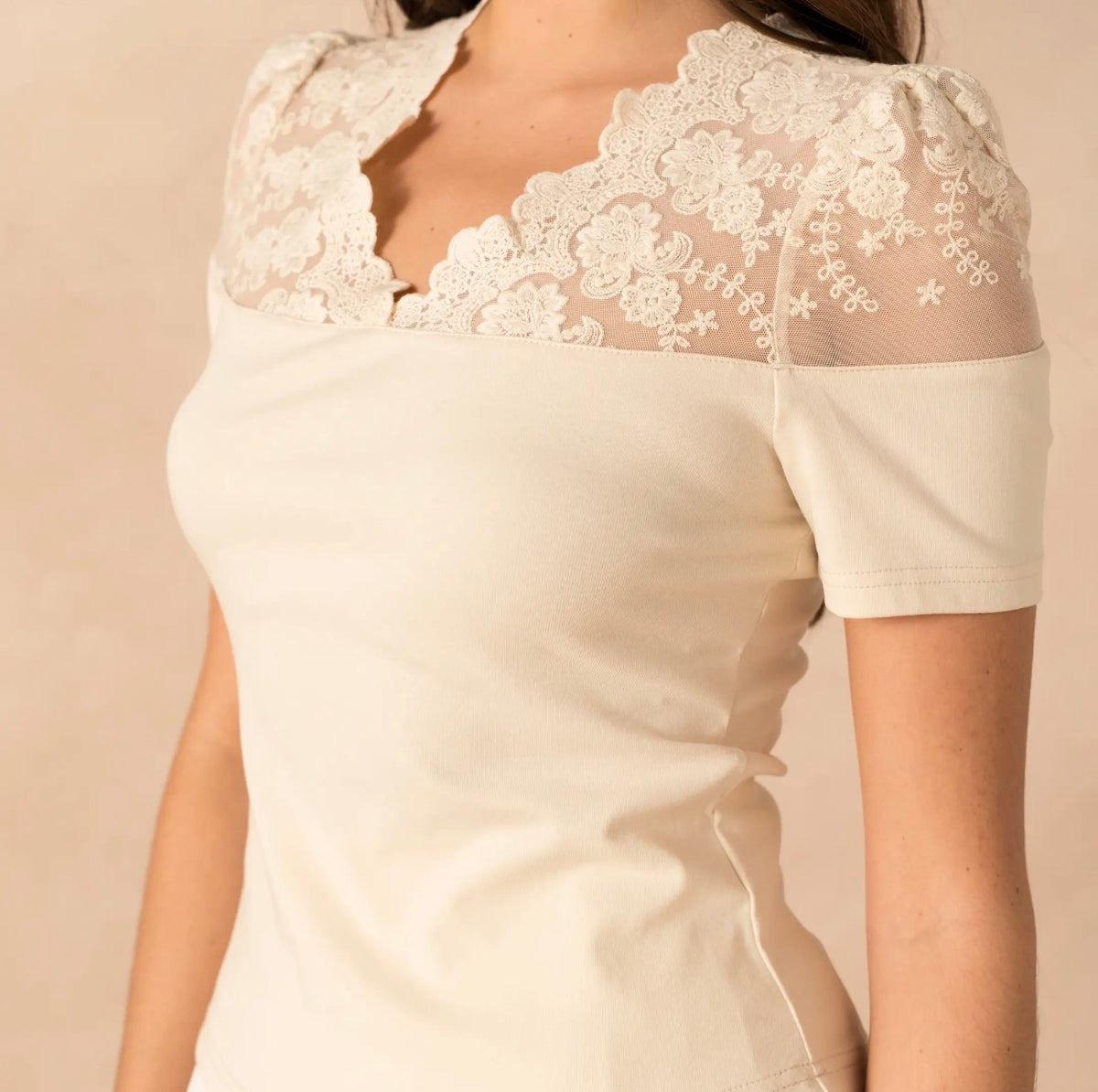 Anna - Beige Laced Top