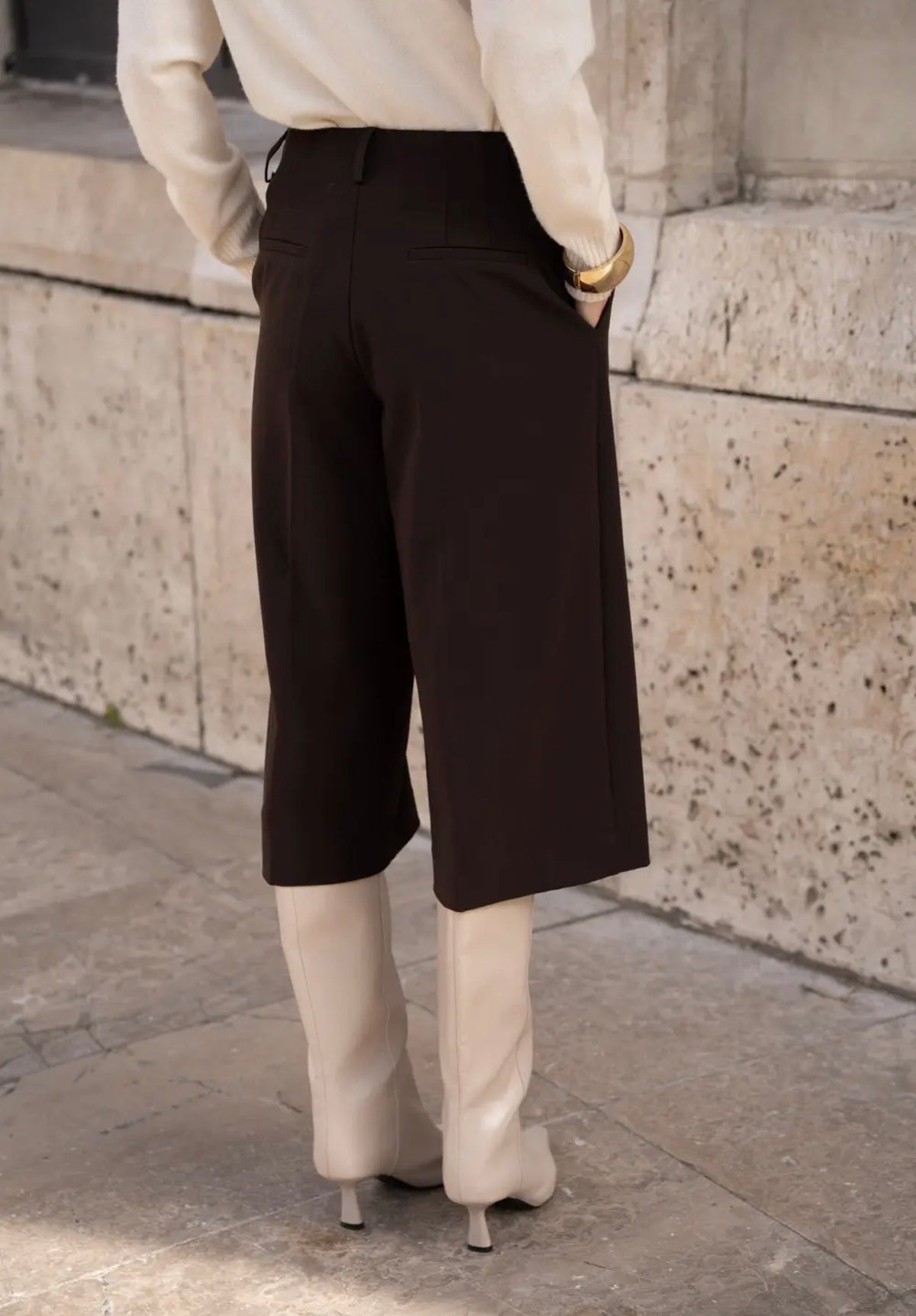 Anna - Brown Bermuda Trousers