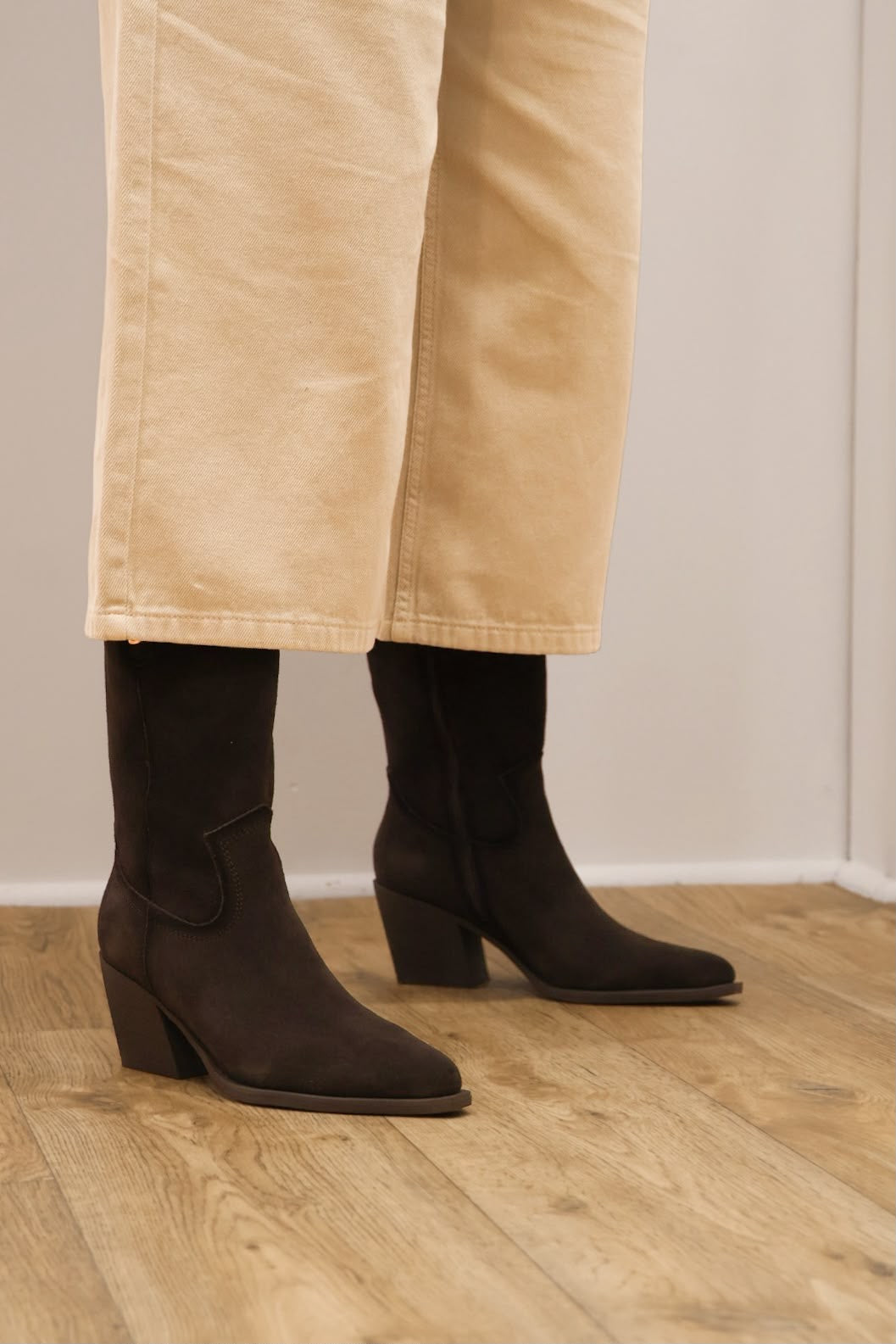 Carmela - 164255 Brown Med Calf Boot
