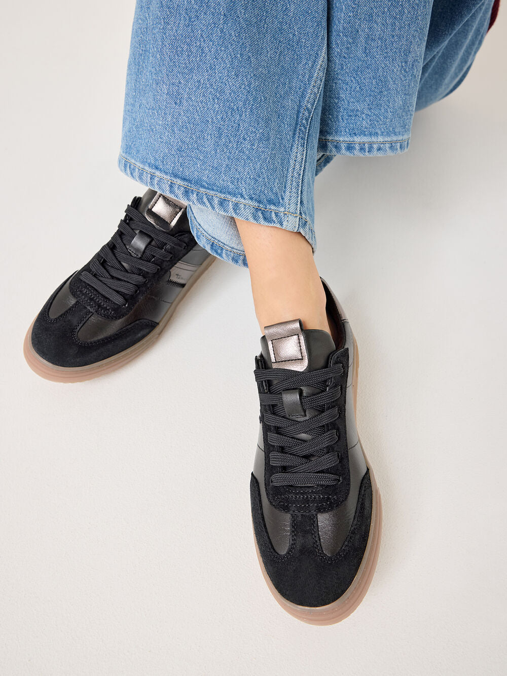 Tamaris - 23788 Black Leather Retro Trainer