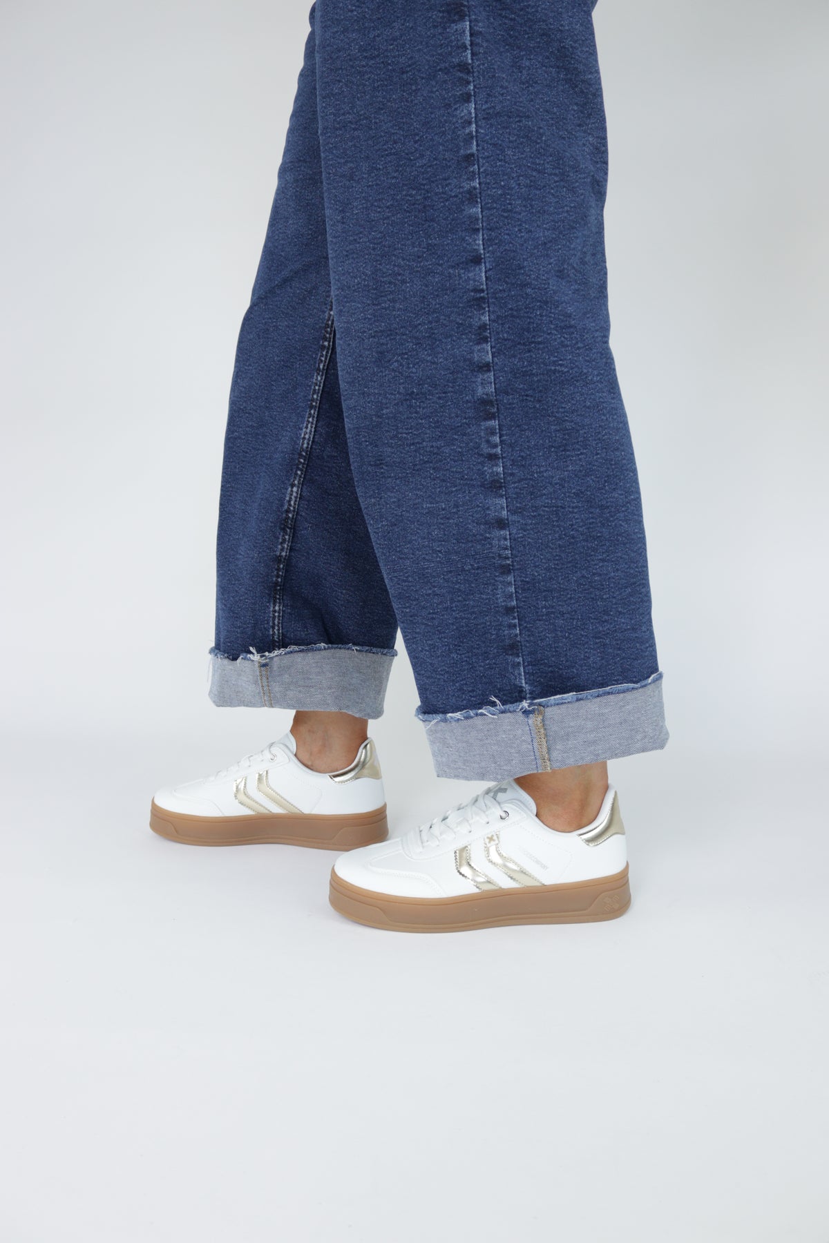 Xti - 144585 White and Gold Platform Trainer