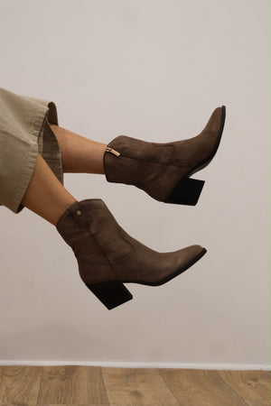 Carmela - 164387 Taupe Cowboy Boot