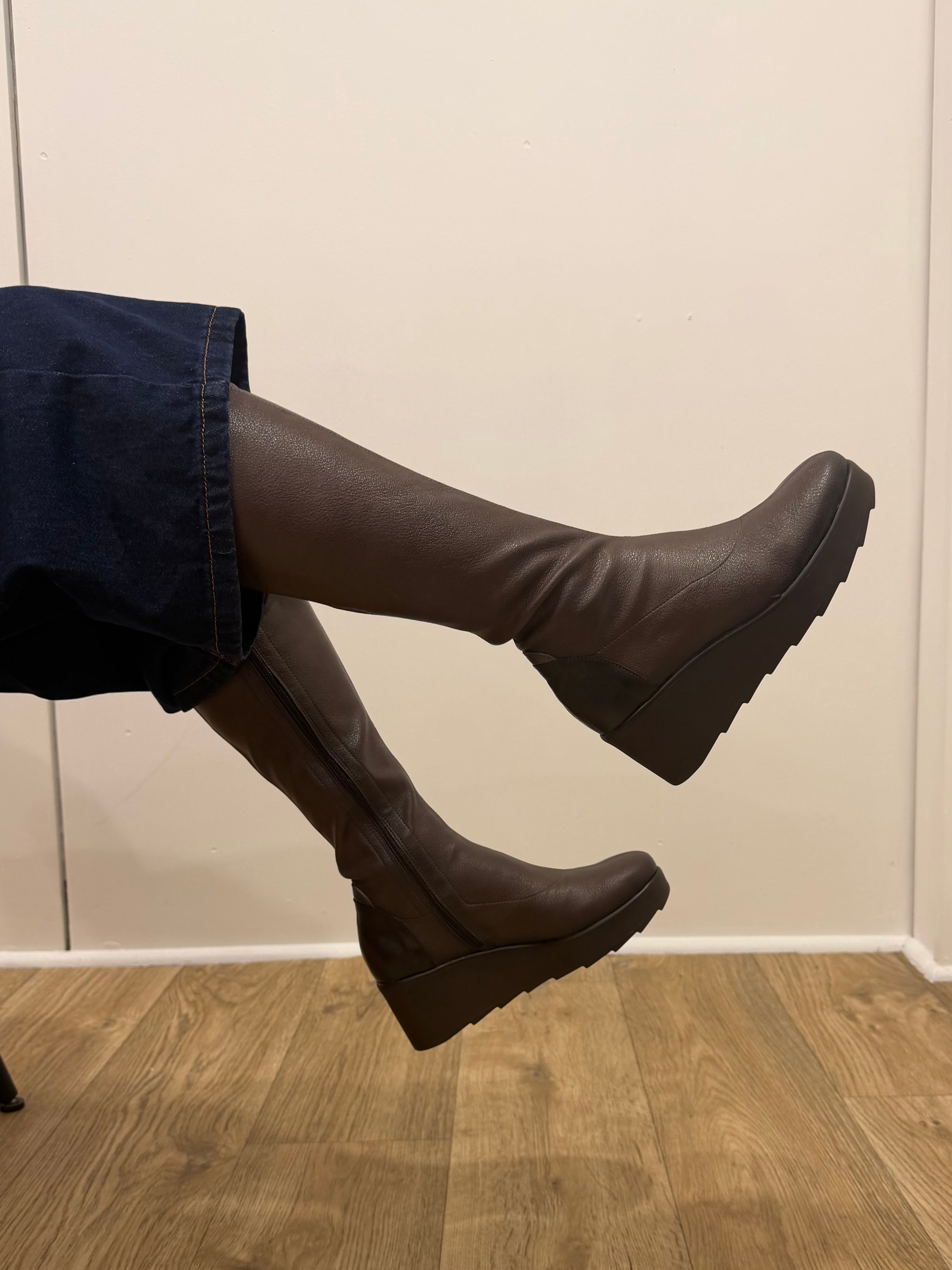 Jose Saenz - 6428 Brown Sock Wedge Knee High