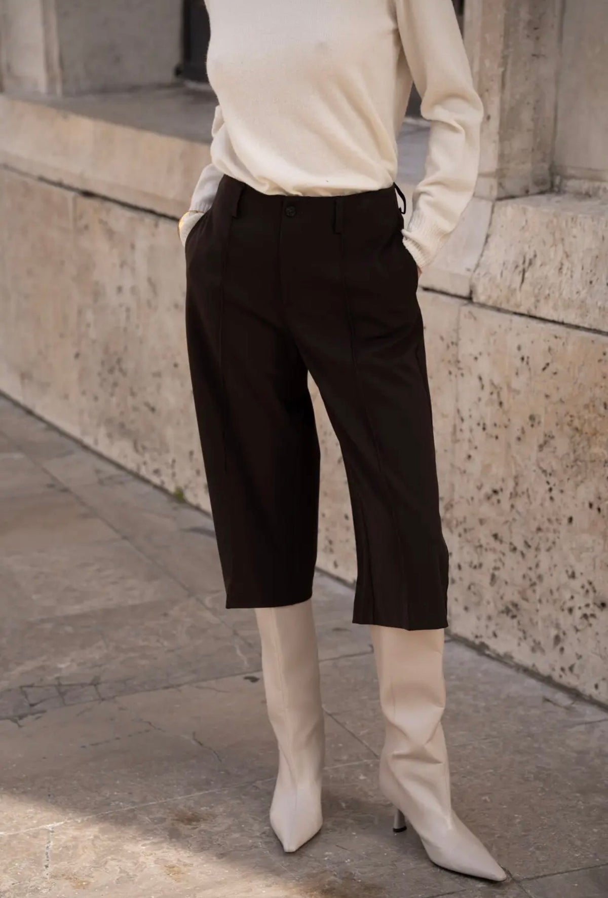 Anna - Brown Bermuda Trousers