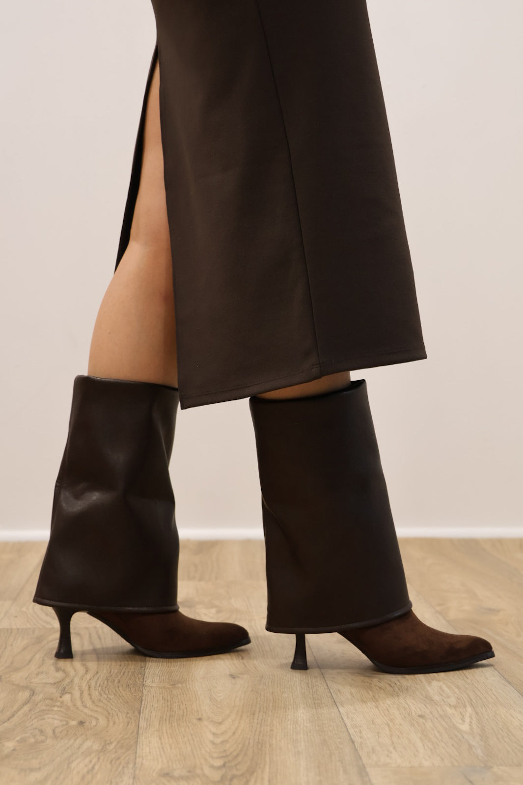 Miss Elastic - 77068 Brown Med Calf Pointy Toe