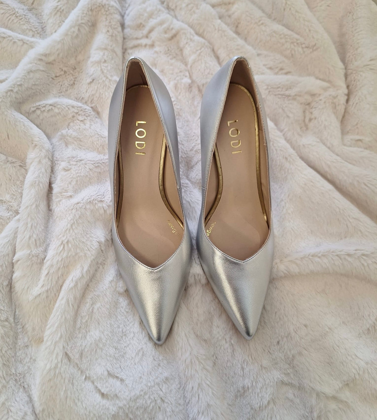 Lodi - Rabot Silver Leather Court Shoe