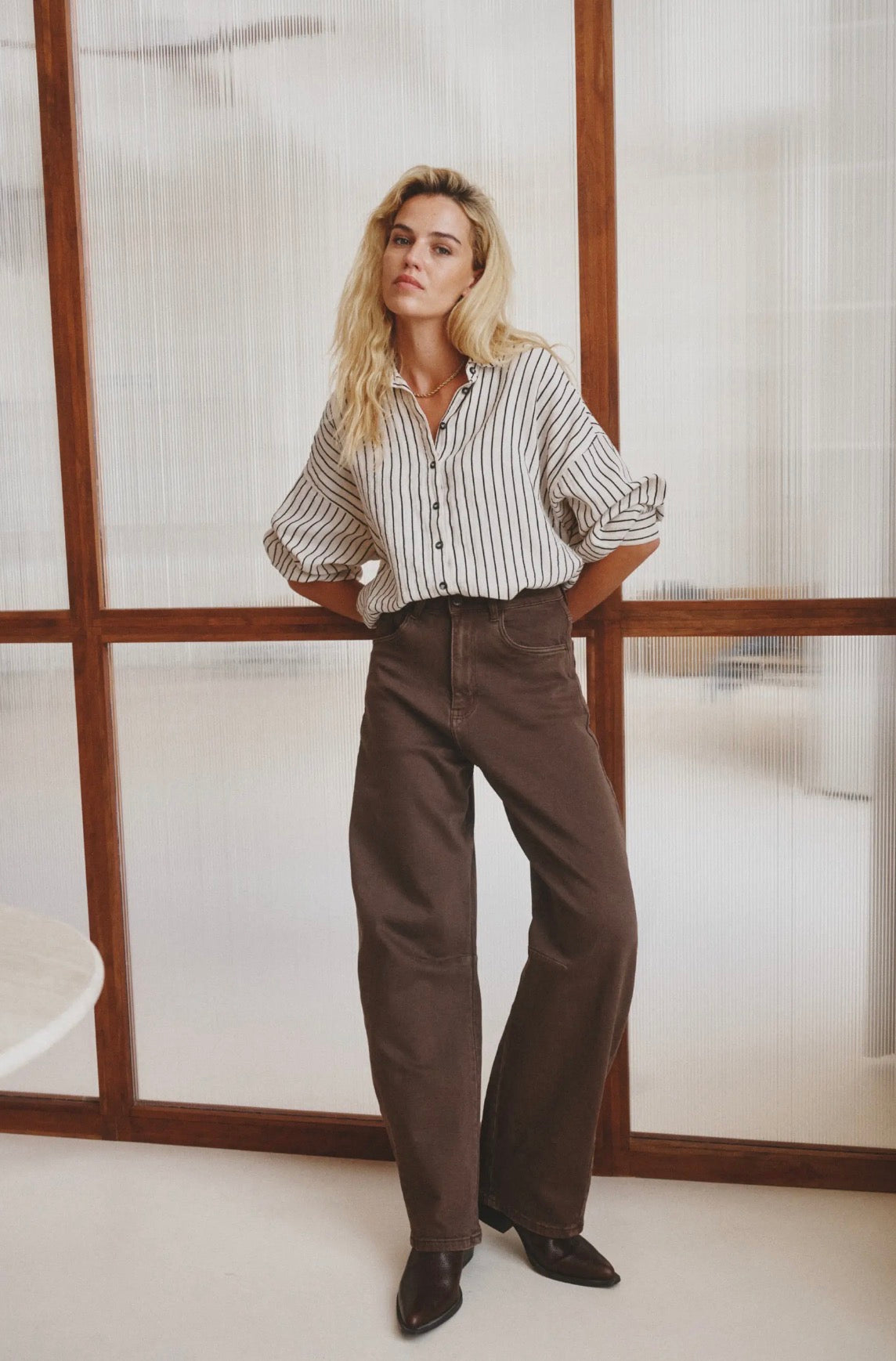 Anna - Brown Barrel Jeans