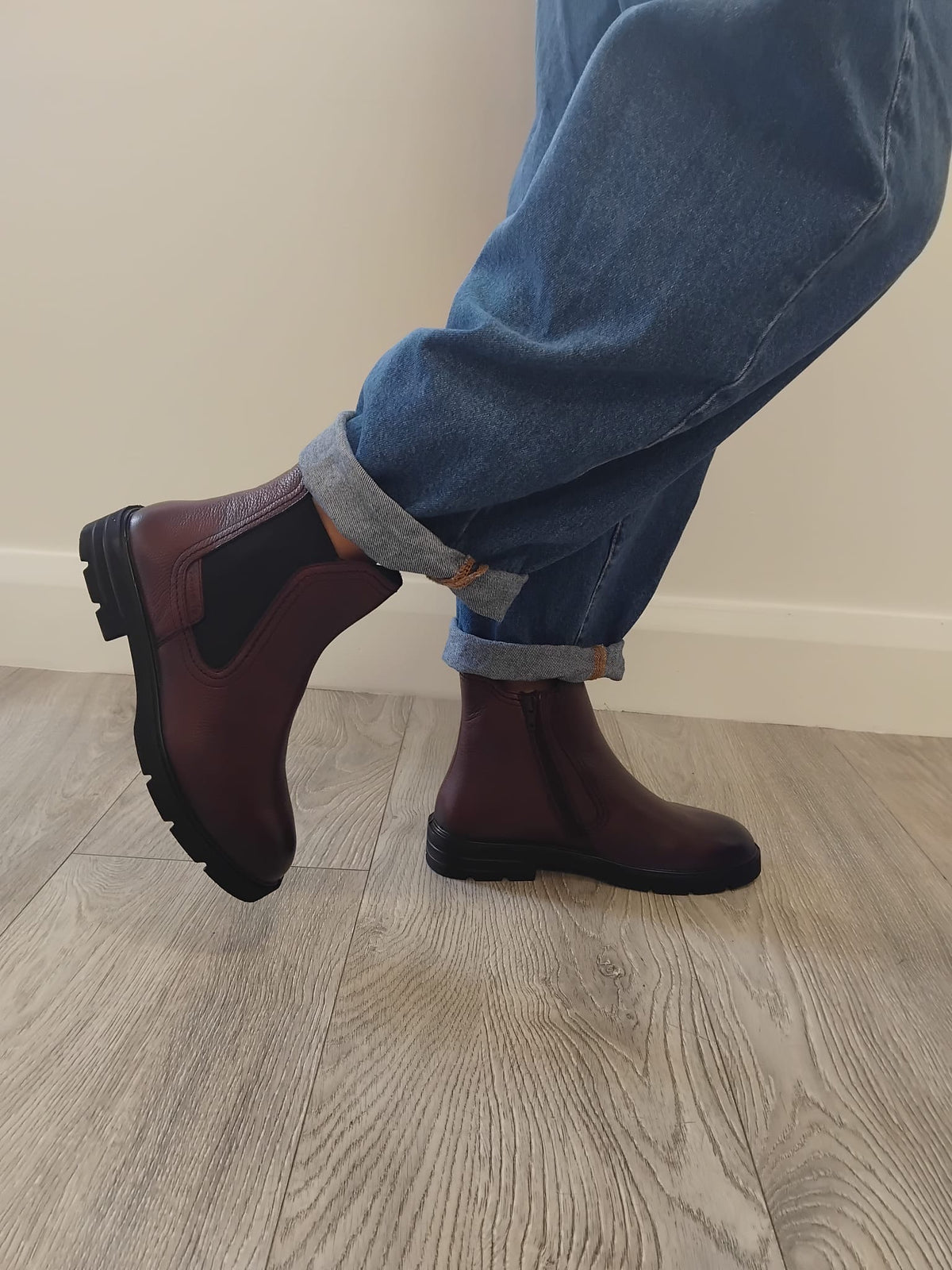 Tamaris - 25422 Burgundy Chelsea Boot