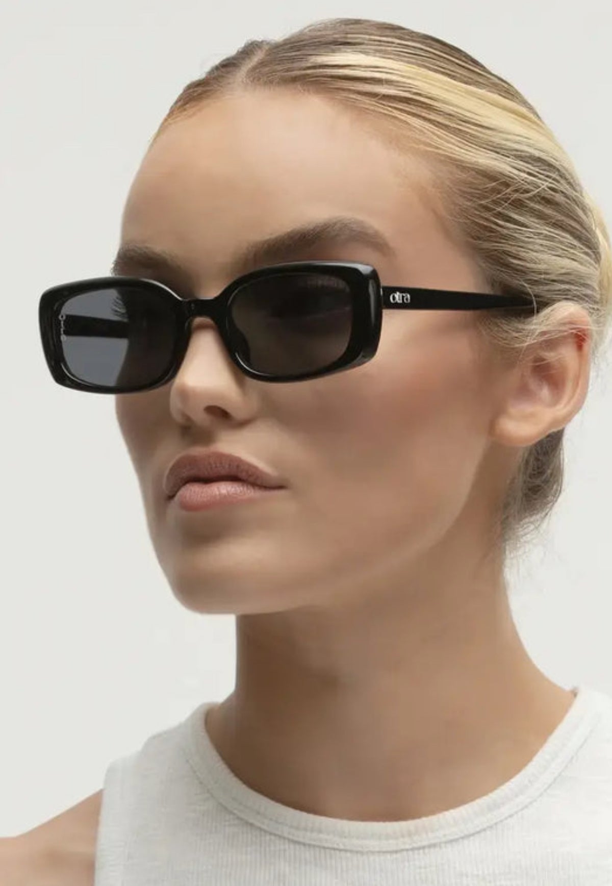 Otra - Daisy Black Sunglasses