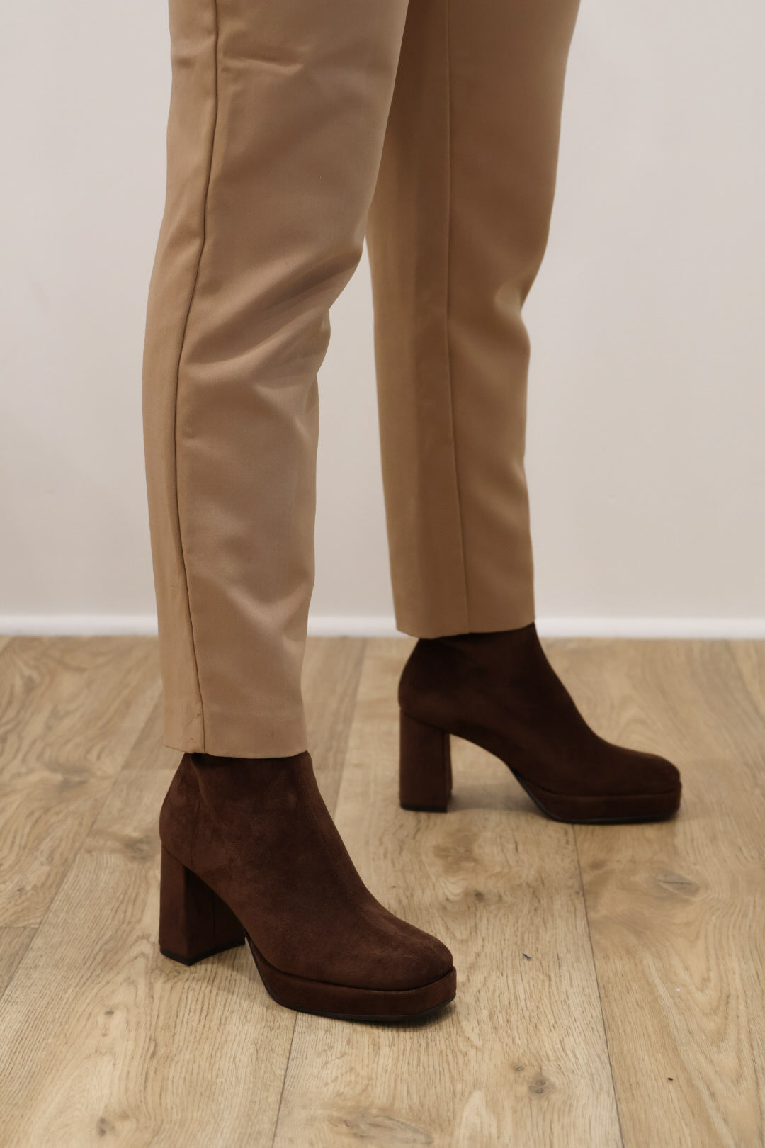 Miss Elastic - 77030 Brown Suede Platform Ankle Boot