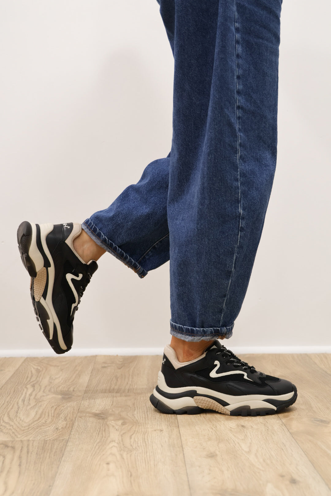 Ash - Addict Black Trainer