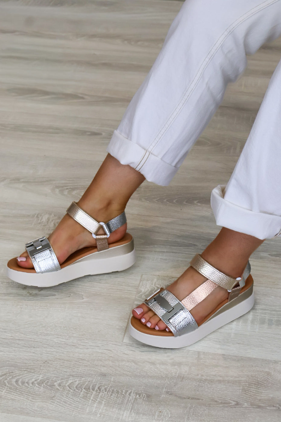 Oh My Sandals - 5961 Gold/Silver Wedge Sandal