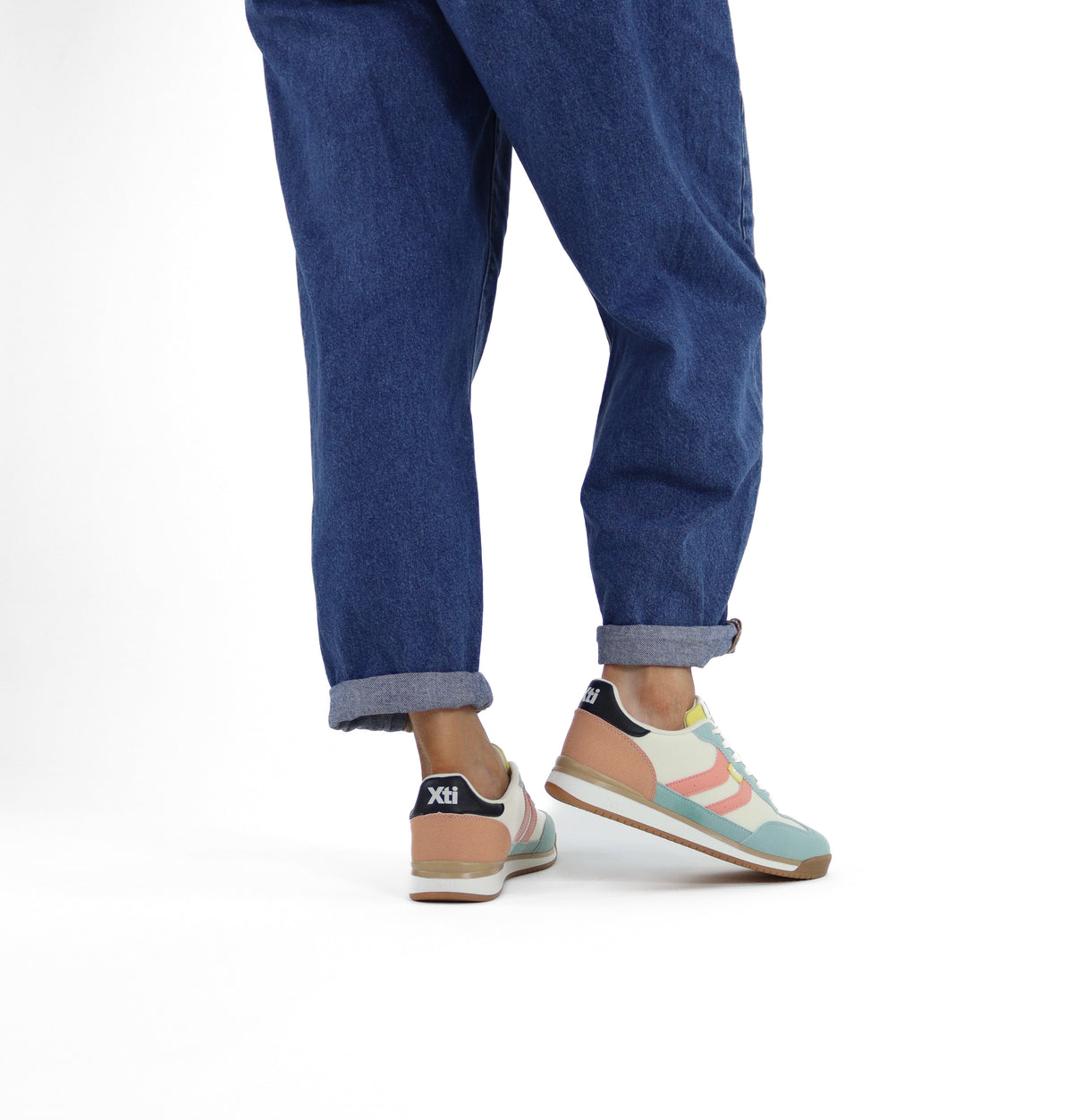 XTI - 145019 Cream Multi Trainer