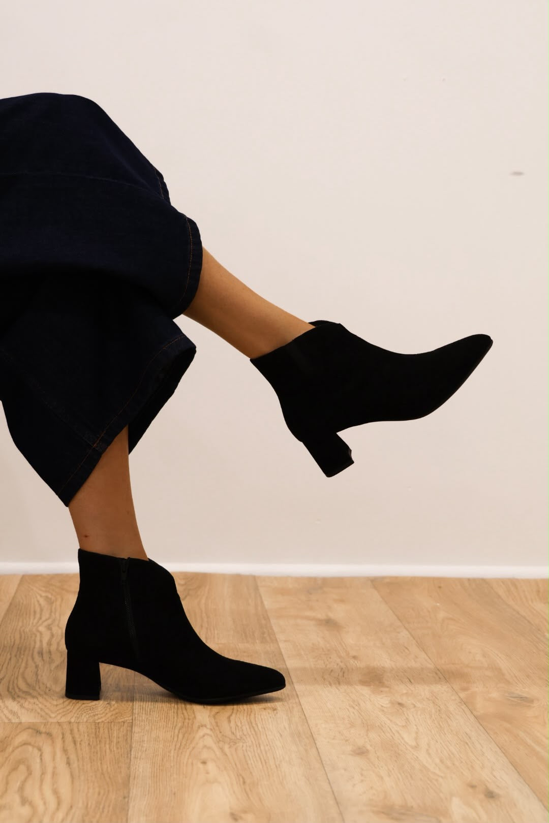 Ara - 52408 Black Suede Ankle Boot