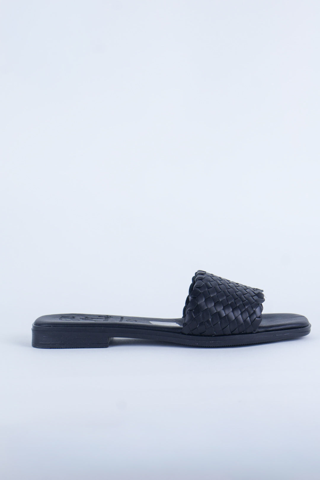Oh My Sandals - 5829 Black Woven Slide