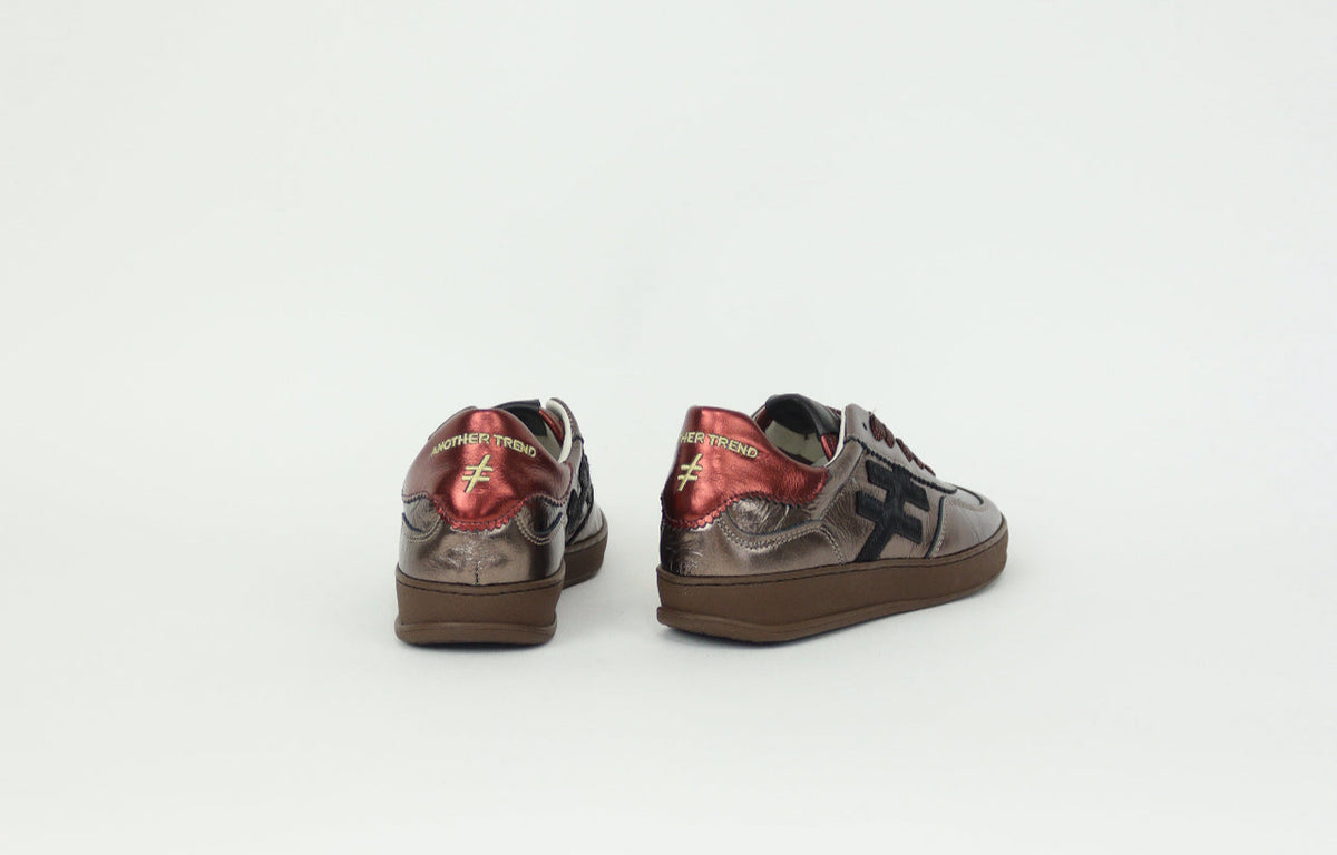 Another Trend - A032 [Smoke] Bronze and Red Trainer