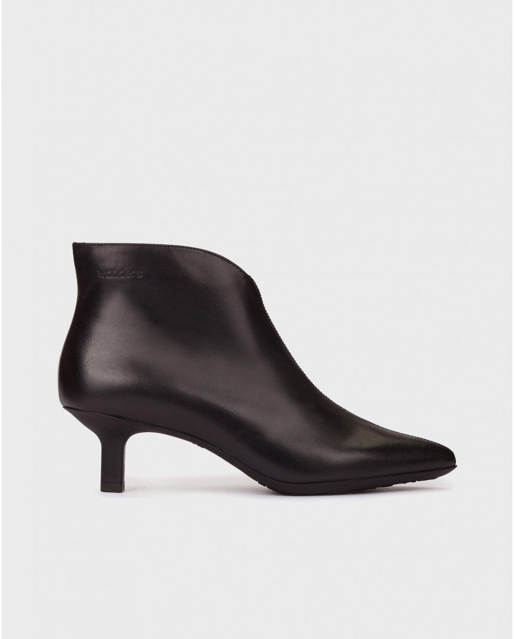 Wonders - G-7120 Black Leather Ankle Boot