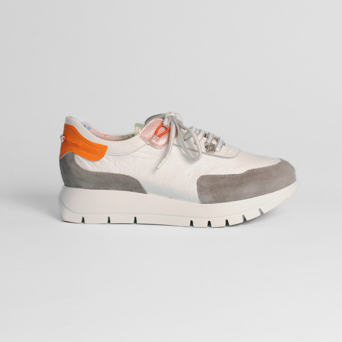 Jose Saenz - 2287 White and Grey Trainer