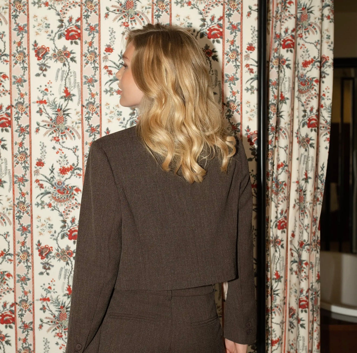 Anna - Brown Cropped Blazer