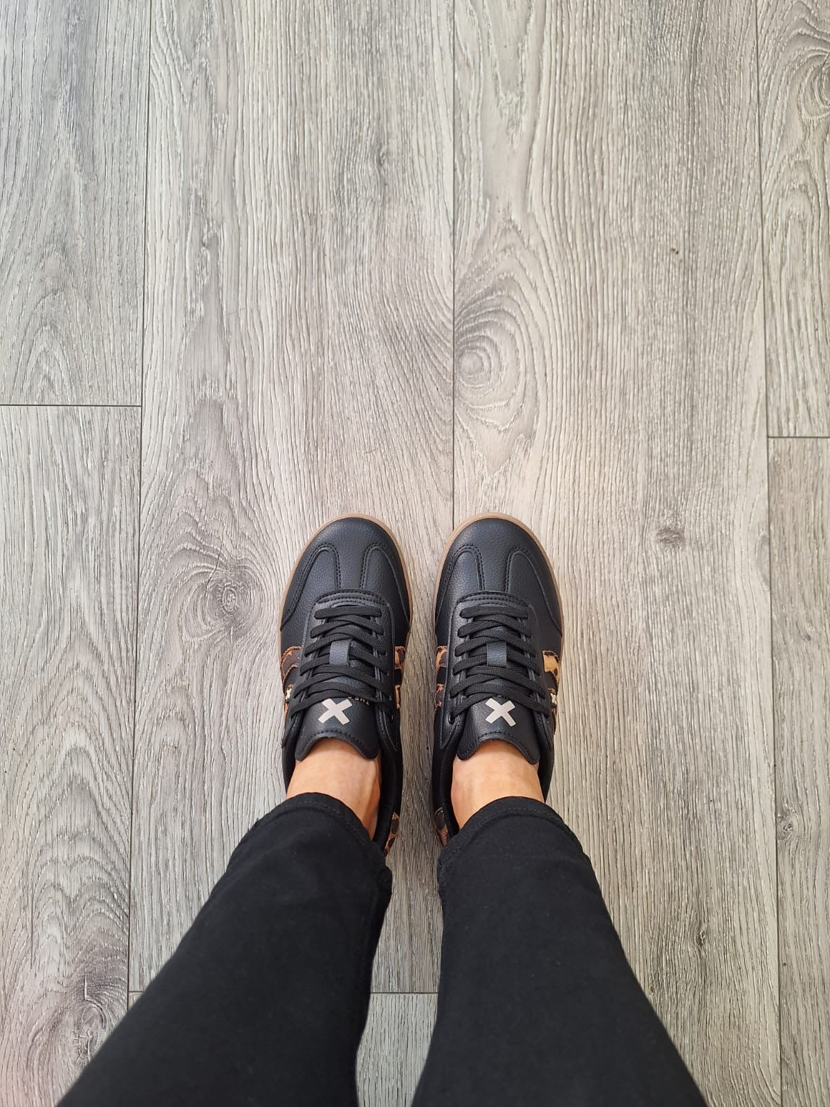 XTI - 144585 Black Platform Trainer