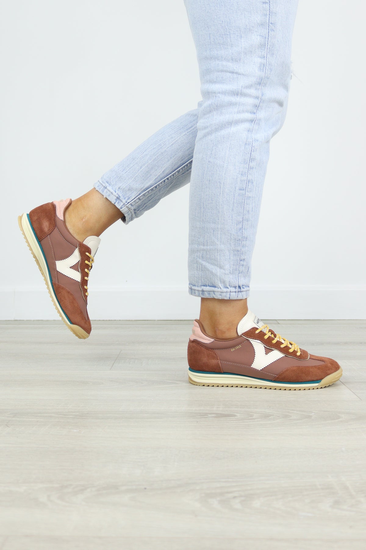 Victoria - 1 158110 Terra Trainer