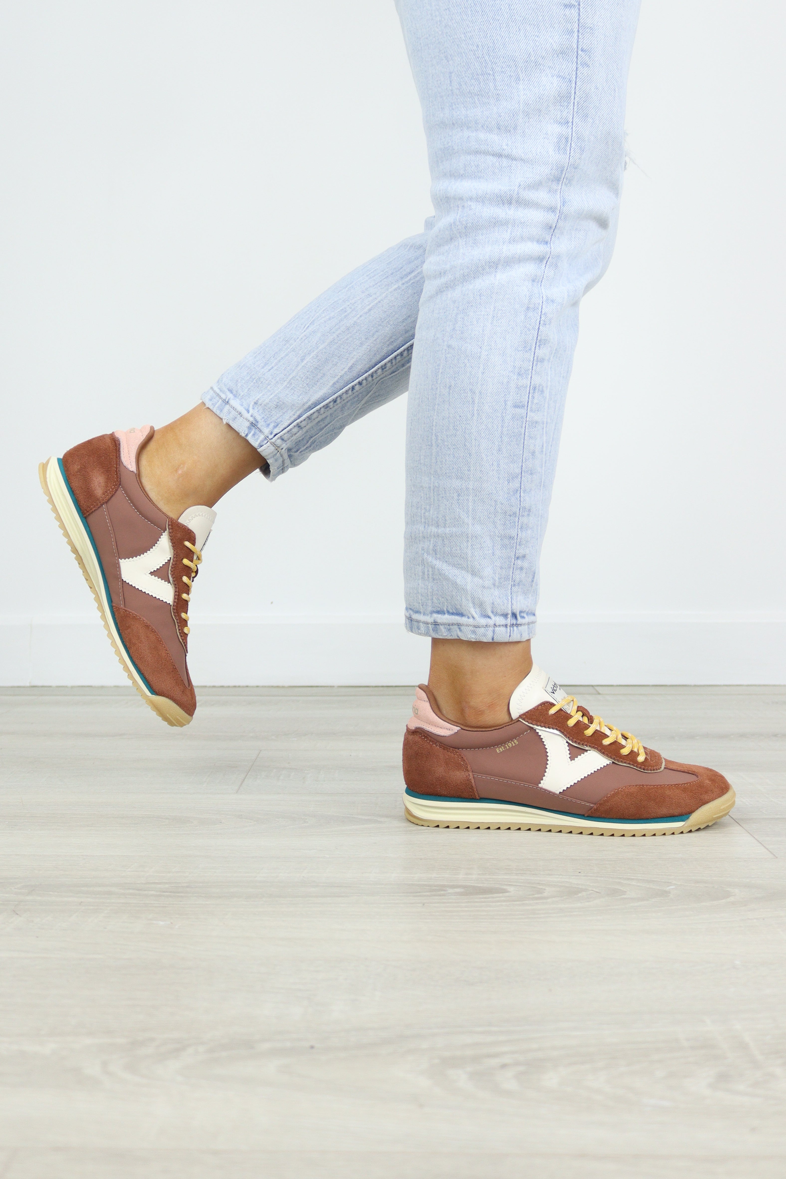 Victoria - 1 158110 Terra Trainer