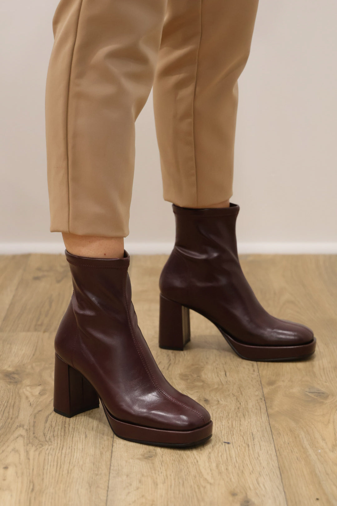 Miss Elastic - 77030 Burgundy Platform Ankle Boot